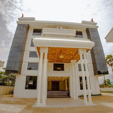Kkm International Hotel Kuzhittura Exterior photo